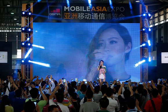 Jane Zhang - Showcase Stage