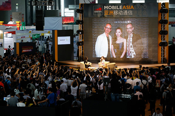 Jane Zhang - Showcase Stage