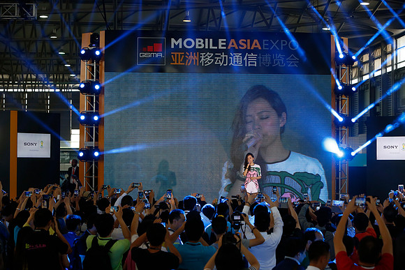 Jane Zhang - Showcase Stage